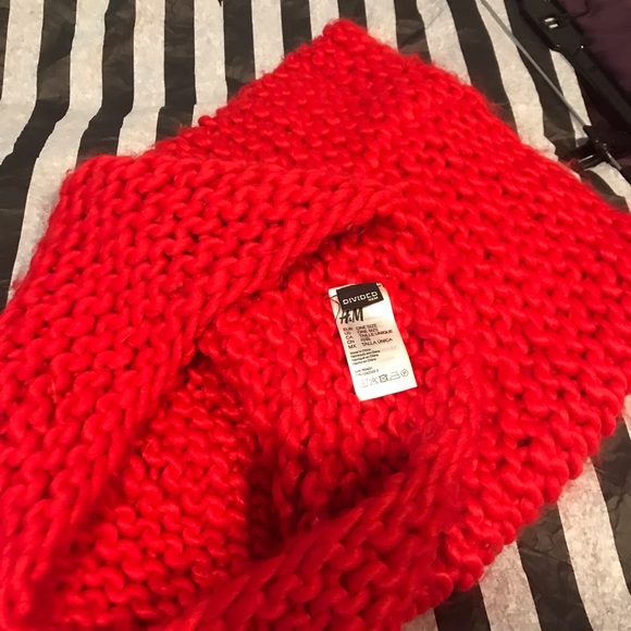 H&M Accessories - H&M divided neck warmer